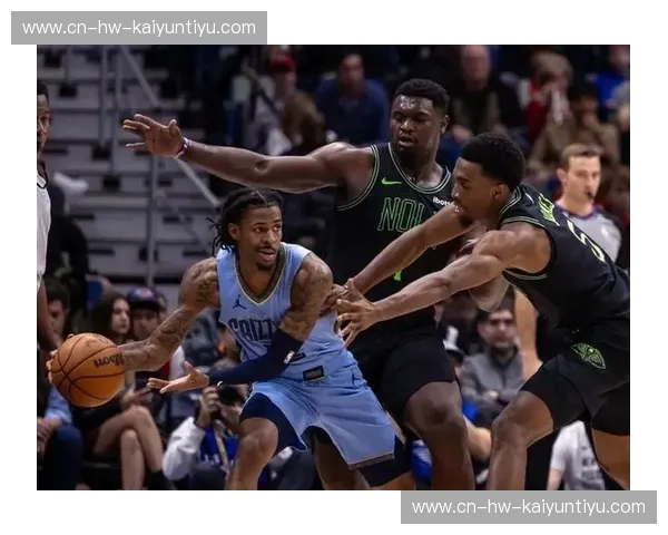 沧海遗珠与山林巨兽：鹈鹕与灰熊的生存哲学对决